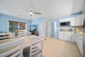Jensen Beach pool home w Guest Suite