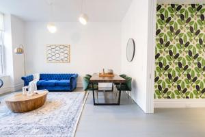 E10-2 Designer East Village Townhouse 1BR W D