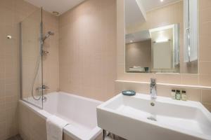 Family Room for 4 Occupants room in Hôtel Arvor Saint Georges