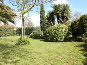 Maisons de vacances Maison de standing 6 couchages, jardin clos, garage, proche marche et pistes cyclables – menage inclus - FR-1-246A-410 : photos des chambres