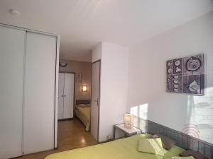 Appartement F2 lumineux avec balcon, proche centre et Thermes, animaux acceptés, wifi gratuit - FR-1-451-21