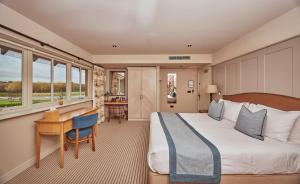 Superior King Room room in Sandburn Hall