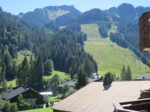 Appartement 6 personnes avec balcon sud et parking à Châtel - FR-1-198-189