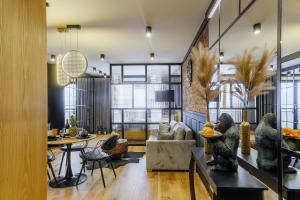 APARTAMENT CHICAGO - stylowy apartament z KLIMATYZACJĄ o bardzo wysokim standardzie w centrum miasta, z prywatnym zadaszonym parkingiem - IZBY PODHALAŃSKIE