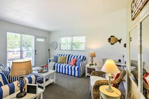 Walk to Beach New Smyrna Beach Abode with BBQ!