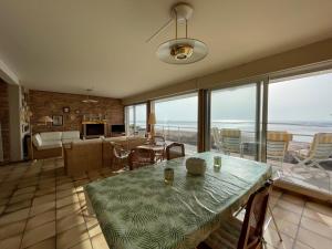 Maisons de vacances Villa bord de mer avec jardin et Wifi gratuit - FR-1-361-76 : photos des chambres