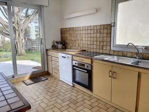 Maisons de vacances Maison Saint-Pair-sur-Mer, 6 pieces, 10 personnes - FR-1-361-76 : photos des chambres