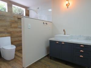 Casa da paz, você pode ir caminhando à praia