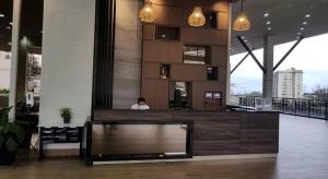 Lucky East Serin with Netflix DisneyPlus FreeCoffeeTea & Recliner