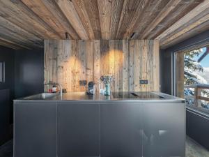 Mazot Rénové à Courchevel 1850, Skis aux Pieds - FR-1-564-83