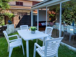 Villa Mitoyenne avec Jardin, Proche Plage à Seignosse, Piscine, Parking Privé et Wifi - FR-1-239-421