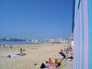 Studio face mer avec balcon – 50m plage, proximité commerces et marché - FR-1-92-607