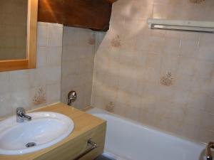 Chaleureux Appartement 3 Pièces à 400m du Téléphérique - FR-1-464-150