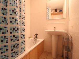 Appartement cosy 4 pers, balcon, draps fournis, casier à ski, Wifi, pied des pistes - FR-1-508-162