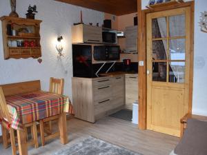 Appartements Studio equipe, 400m des commerces, terrasse sud, accepte animaux. - FR-1-464-175 : photos des chambres