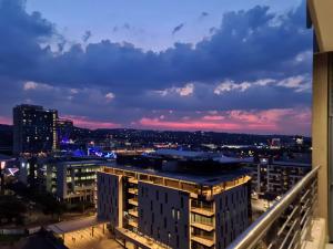 11 Floors in the Sky - Luxurious 1 Bedroom