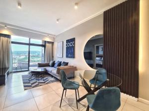 11 Floors in the Sky - Luxurious 1 Bedroom