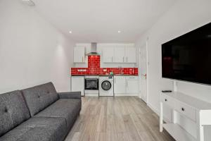 Beautiful 4-5 bedroom village house with rural views