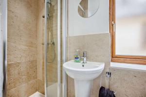 Beautiful 4-5 bedroom village house with rural views