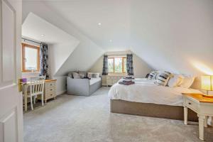 Beautiful 4-5 bedroom village house with rural views