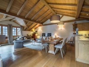 Courchevel 1850 : Élégant Duplex avec Cheminée et WiFi - FR-1-575-146