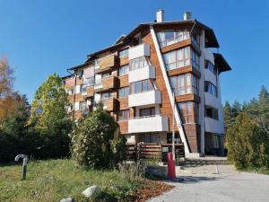Pine trees apartments