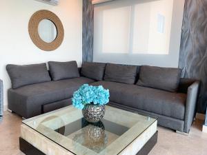 Departamento en el malecón, Torre Central 102