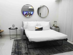 Soha Panorama B13 King Bed High Floor Balcony View