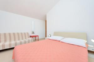 Apartments with parking space Cove Ljubljeva, Trogir - 18371