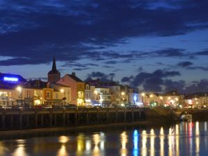 Appartement T3 avec Piscine à 200m de la Côte Sauvage et Proche Plages - Les Sables-dOlonne - FR-1-92-602