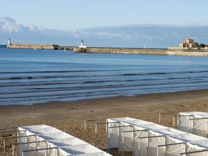 T3 face plage avec balcon et parking, aux Sables-dOlonne - FR-1-92-808