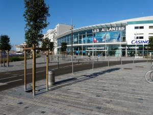 T3 face plage avec balcon et parking, aux Sables-dOlonne - FR-1-92-808