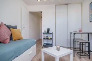 Air-conditioned apartment terrace gare st Charles