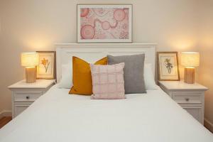 Huge 3 Bed Camperdown Garden Apt w Parking Aircon