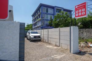 RedDoorz near Tugu Kartasura