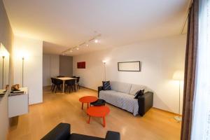 Two-Bedroom Apartment room in Les Negociants