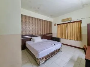 Hotel Halmahera Palangkaraya Mitra RedDoorz - 帕朗卡拉亚