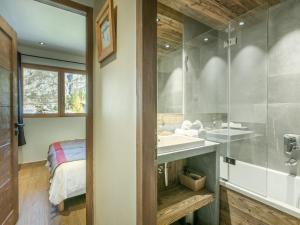 Appartement chalet de luxe à Val-dIsère avec garage, balcon et wifi, à proximité des pistes - FR-1-694-88