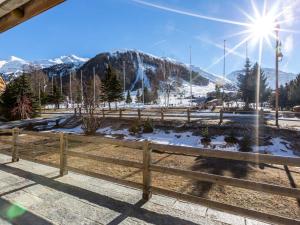 Appartement skis aux pieds avec terrasse sud et parking à Val-dIsère - FR-1-694-248