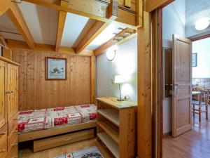 Spacieux appartement 9 pers. à Val-dIsère, skis aux pieds, Wi-Fi, proche commodités - FR-1-694-306