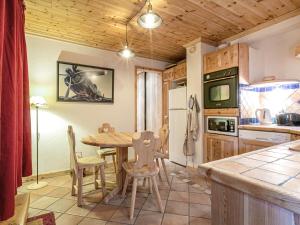 Appartement confortable et bien équipé à Val-dIsère avec parking et terrasse - FR-1-694-301
