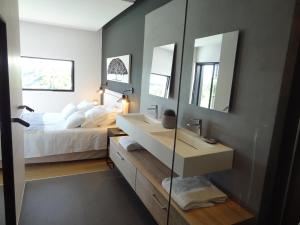 Villas Luxueuse propriete SAINT CIRICE aux vues aeriennes : photos des chambres
