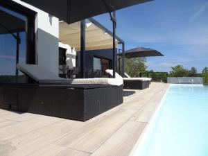 Villas Luxueuse propriete SAINT CIRICE aux vues aeriennes : photos des chambres