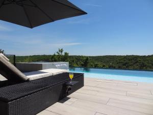 Villas Luxueuse propriete SAINT CIRICE aux vues aeriennes : photos des chambres