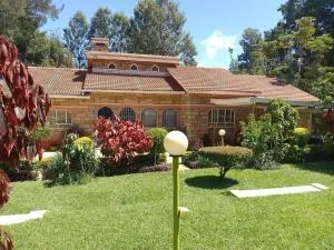 Greton Holiday Villa - Maua