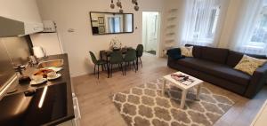CS14 Gold Apartment