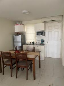 3 Bedrooms 3 Baths Victorian style Townhouse Fully Furnished