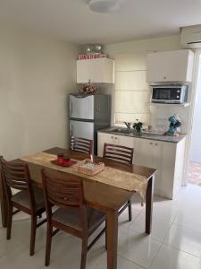 3 Bedrooms 3 Baths Victorian style Townhouse Fully Furnished