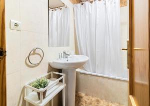 PICASSO - Art District Experience