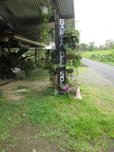 Glamping Rio Celeste Heliconia